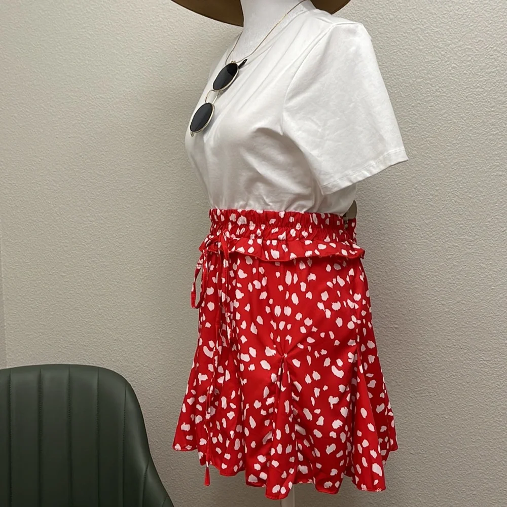Red and white skirt - Picture 9 of 12
